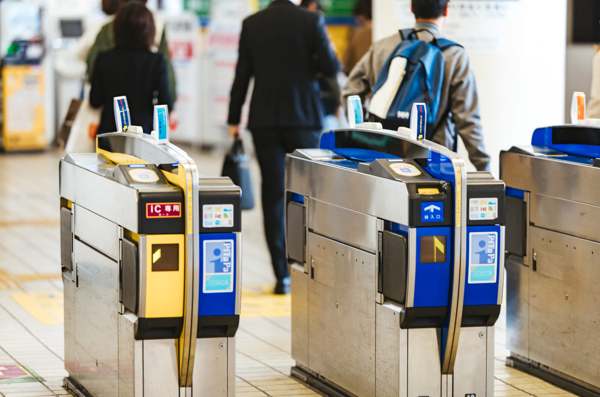駅近で通いやすい | 東京都大久保周辺のバーなら喫茶&BAR 黒羊